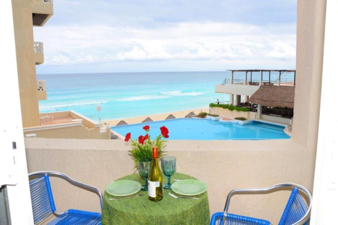 Ocean Front Suite, Balcony, Kitchen. Канкун Екстер'єр фото