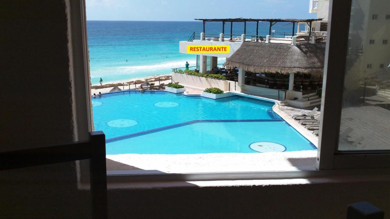 Ocean Front Suite, Balcony, Kitchen. Канкун Екстер'єр фото